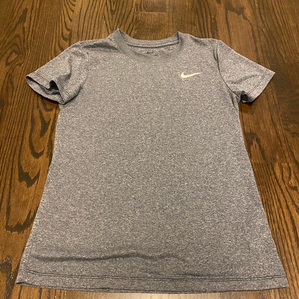 Women’s dri-fit nike tee extra small